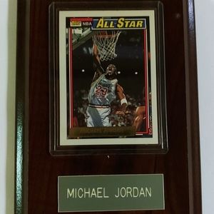 1992 TOPPS GOLD MICHAEL JORDON 115 MINT.. In wood frame.